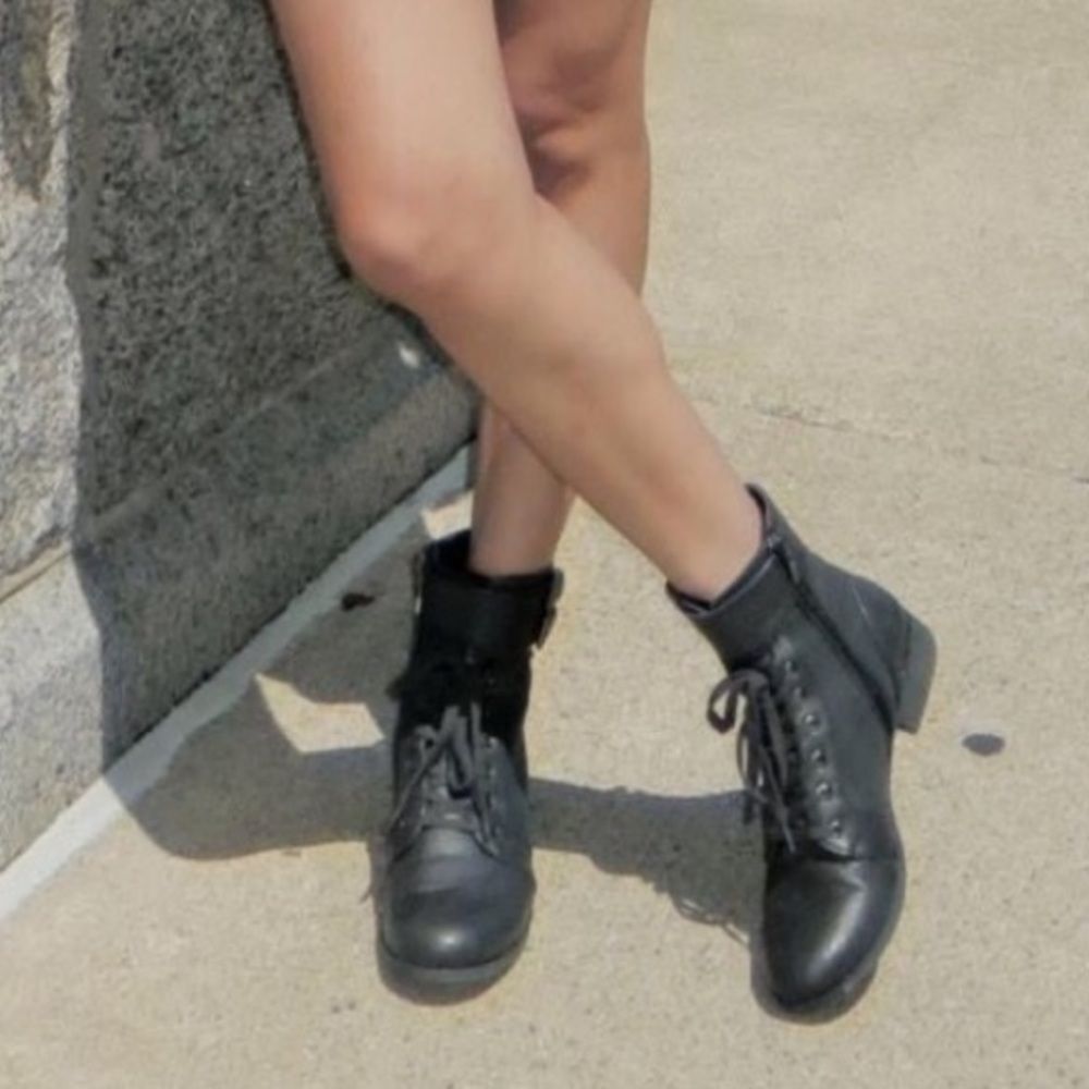 Marc Fisher - Combat Boots - Grunge - Vintage - Size 8 - Black
